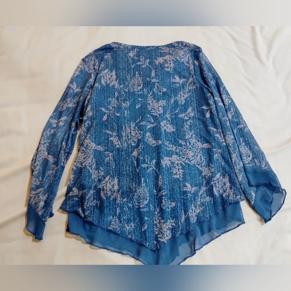 Blue Floral V-Neck Layered Hem Blouse with Ruffle Cuffs - Picture 6 of 8